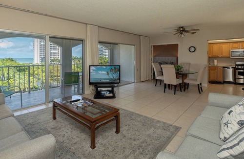 Marco Island Condo | San Marco Residence 604- Across the Street from Beach, Hotels, Restaurants and Shopping! Sleeps 6!