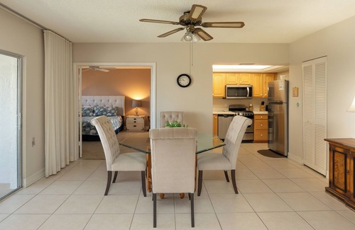 Marco Island Condo | San Marco Residence 604- Across the Street from Beach, Hotels, Restaurants and Shopping! Sleeps 6!