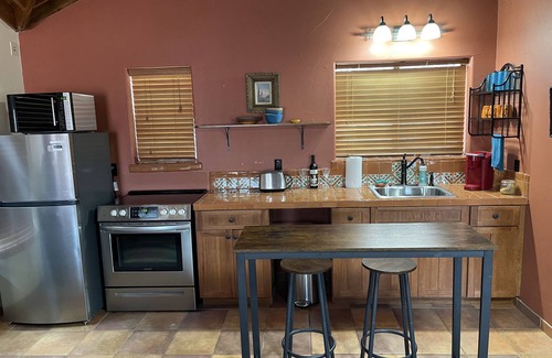 Rio Vista Apartment | San Marcos River Vacation Rental and 35 minutes from South by Southwest and COTA