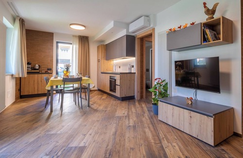 Pont-Saint-Martin Apartment | San Martin Holidays Home: Three-room apartment with garden