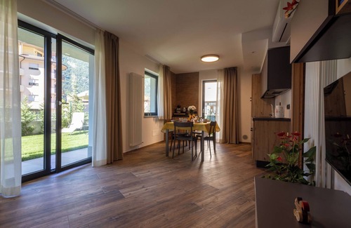 Pont-Saint-Martin Apartment | San Martin Holidays Home: Three-room apartment with garden