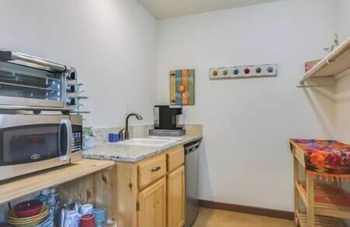 Fischer House | San Miguel Suite at Blanco Rapids Ranch