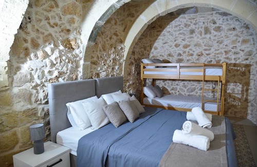 Xaghra Bed & Breakfast | San Pawl bnb Farmhouse Calypso