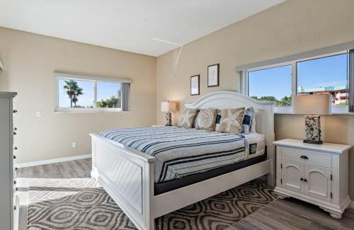 Redington Shores House | San Remo 207 Gulf Front Luxury 3BD 2BA in