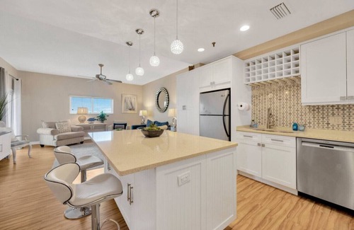Redington Shores Condo | San Remo. Top Floor. Beach Views