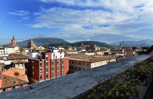 Foligno House | San Sisto Residence - Foligno City Center - La Montagnola Affittacamere