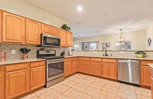 Rancho Bella Vista House | San Tan Super Sparkling Pool/Slide Home! 30 Night Min.