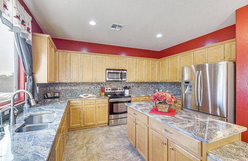 Circle Cross Ranch House | San Tan Valley w/Hot Tub & Oasis-Like Backyard!