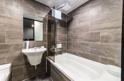 Gwangjeong-dong Hotel | Sanbon Praha