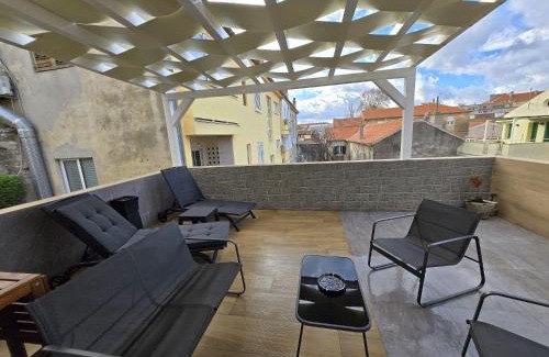 Zadar Old Town Apartment | Sanchi-Bossa Residence