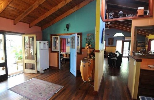 Hyland Park House | Sanctuary Bush To Beach House