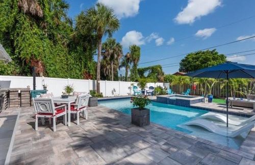 Naples Park House | Sanctuary Home Naples-Private Pool and Lanai!