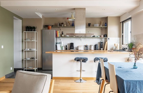 Quartier de la Folie-Mericourt Apartment | Sanctuary of Colour, by Veeve