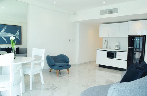 Zona Hotelera Apartment | Sand and sea, new exclusive beach front apartment