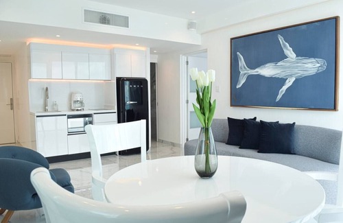 Zona Hotelera Apartment | Sand and sea, new exclusive beach front apartment