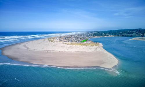 Bayshore House | Sand and Sky