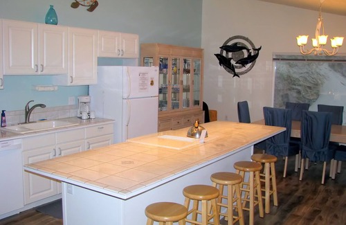 Bayshore House | Sand and Surf~ Easy Oceanfront