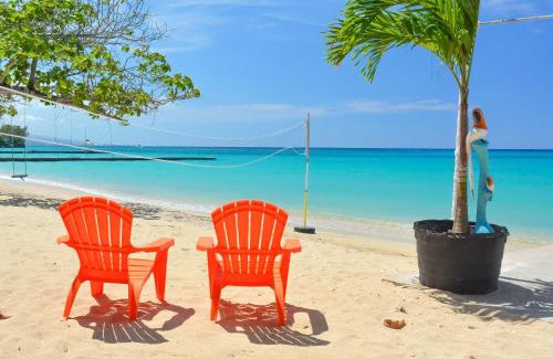 Ocho Rios Hotel | Sand and Tan Beach Hotel