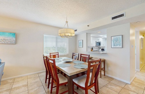 Indian Rocks Beach Condo | Sand Castle condo with Gulf-view balcony, heated pool, hot tub & beach access