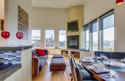 Gold Beach House | Sand Crab