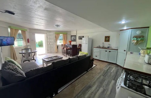 Colonarie Apartment | Sand Dollar at Waves Villa Guesthouse