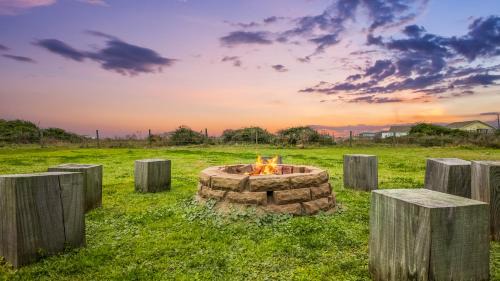 Crystal Beach House | Sand Dollar Beachside 3BR Retreat, Ocean Views, Firepit & Pet Friendly