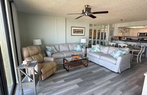 Crescent Beach Condo | Sand Dollar II, Ocean Front Flat, 3 BR 2BA, Pool, Wifi, Elevator, Sleeps 6
