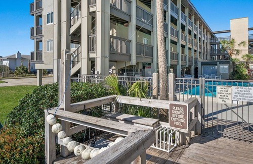 Fernandina Beach Condo | Sand Dollar Villas Unit 113 - Sunshine on the Water