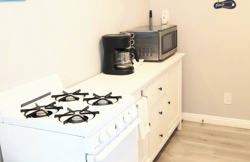 Pacific Beach House | Sand Dollar Villa, Close to Beaches, Bay & SeaWorld A/C, Parking Incl.
