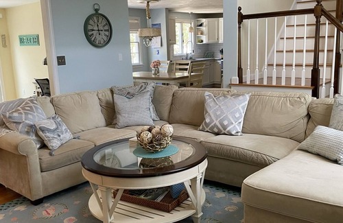 West Chatham House | Sand Dunes and Salty Air - 5 minutes drive to beaches!