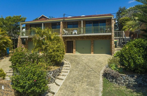 East Ballina House | Sand Dunes - Spacious Airy Townhouse by the beach
