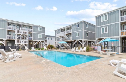 Ocean Isle Beach Condo | Sand Dwellers W/ Direct Ocean Views