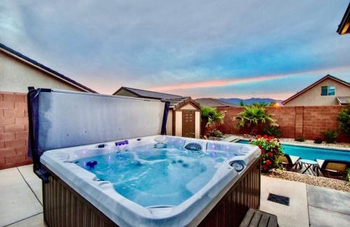 Hurricane House | Sand Hollow 3334 BBQ Grill, Private Splash Pad, Hot tub and Pool