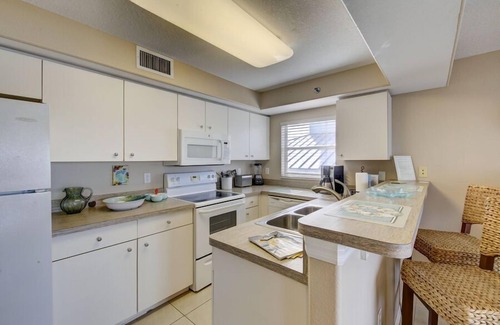 Indian Rocks Beach Condo | Sand Isle II Unit D-Corner Gulf Front 2bdr 2bath
