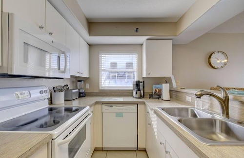 Indian Rocks Beach Condo | Sand Isle II Unit D-Corner Gulf Front 2bdr 2bath