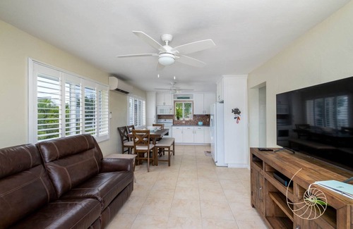 Long Key House | Sand 'N Sea ~ 3 Bedroom Canal Front Home w/Pool in Layton
