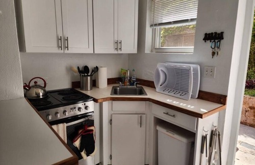 Warwick Apartment | Sand Pebble 1 Bdrm Apt on Marley Beach w/ocean views & steps to private beach