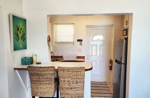 Warwick Apartment | Sand Pebble 1 Bdrm Apt on Marley Beach w/ocean views & steps to private beach