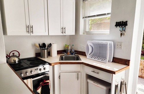 Warwick Apartment | Sand Pebble 1 Bdrm Apt on Marley Beach w/ocean views & steps to private beach