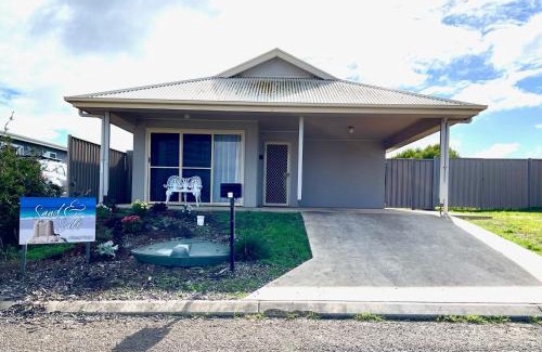 Kingscote House | Sand & Salt