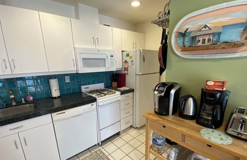 Gas Lamp Section Apartment | Sand Section Patio Apartment