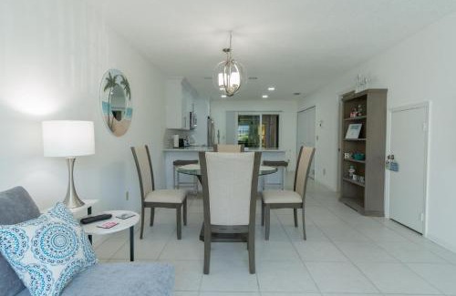 Marco Island Apartment | Sand Star Villas A-102