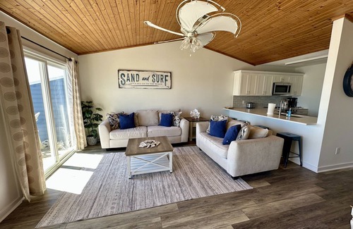 Ocean Ridge House | Sand & Surf! 3 bed 2 bath oceanfront