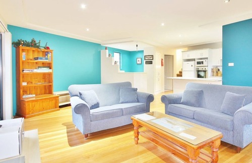Hyams Beach House | Sand Water at Hyams Beach