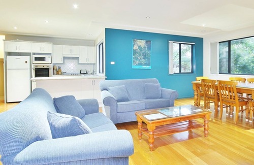 Hyams Beach House | Sand Water at Hyams Beach