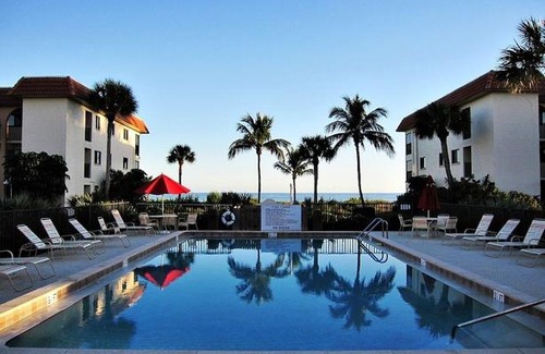 Sanibel Condo | Sandalfoot Beachfront Condominium