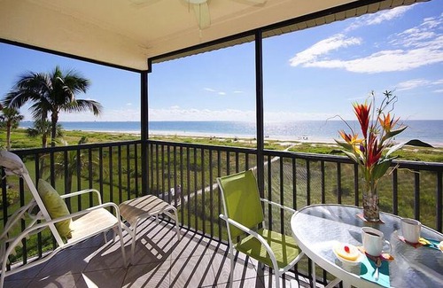 Sanibel Condo | Sandalfoot Beachfront Condominium