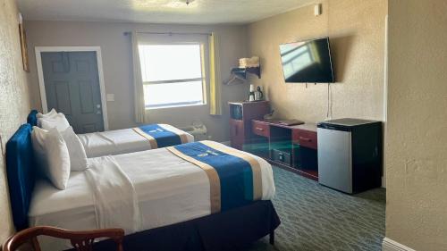 Rogers Seabreeze Hotel | Sandals Inn