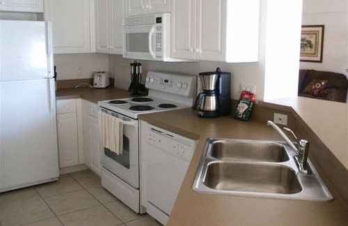 Bonita Springs Condo | Sandals n' Sandtraps - Live-Laugh-Love in Gated Golf Community