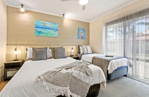 Lakes Entrance Hotel | Sandbar Motel